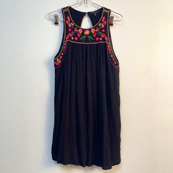 Staccato Dresses & Skirts - Staccato Dress sz M Black with Floral Embroidered details